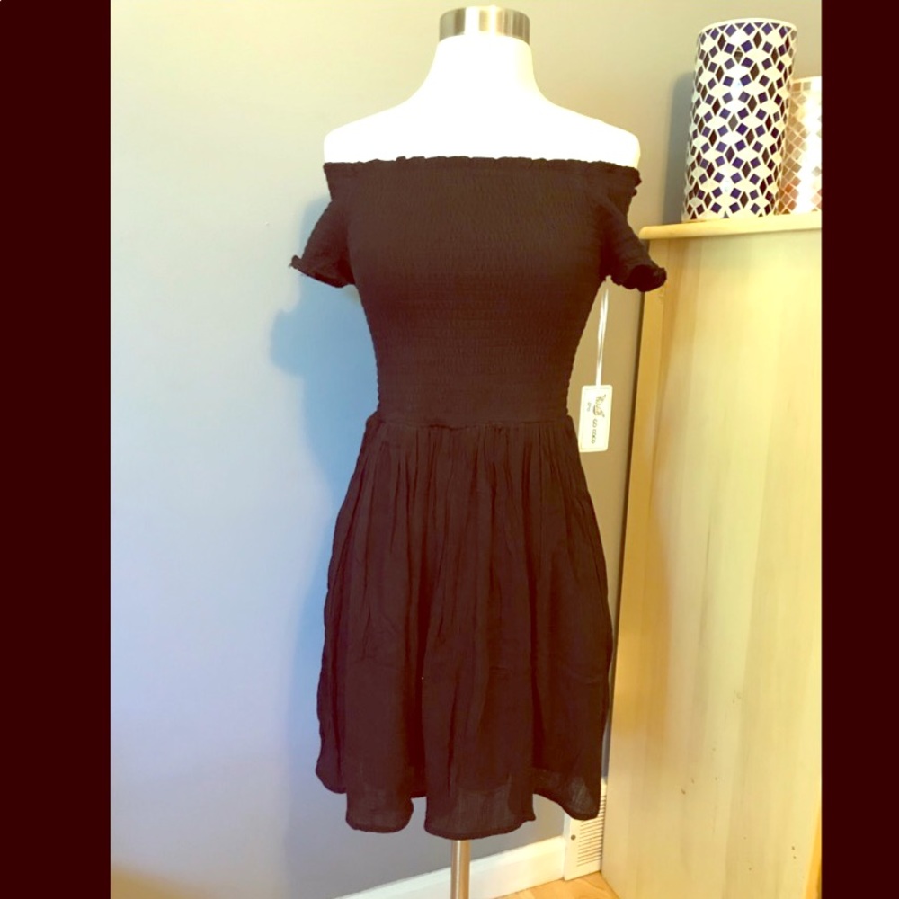 NWT Off-shoulder sundress, size small